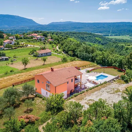 3 Bedroom Amazing In Podpican 度假居 Grobnik (Pican)