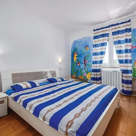 度假居 3 Bedroom Amazing In Podpican *