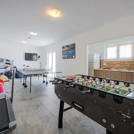 3 Bedroom Amazing In Podpican * Grobnik (Pican)