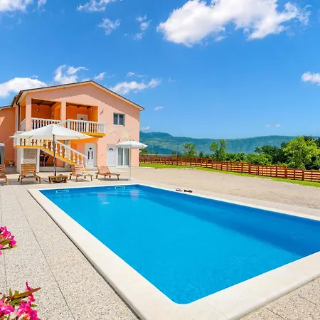 度假居 3 Bedroom Amazing In Podpican